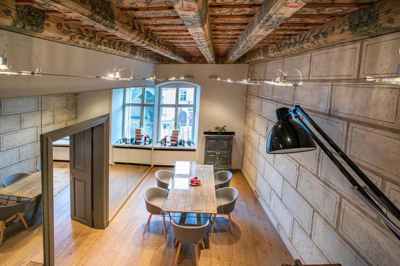Mostecka Apartment Прага Екстер'єр фото